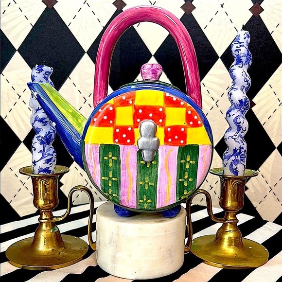 Milson & Louis Hand-Painted Ceramic Teapot – Whimsical Design - Picture 14 of 16